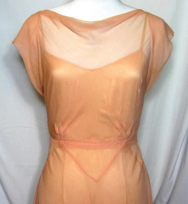 1930s NRA Label, Art Deco Peach Dressing Gown